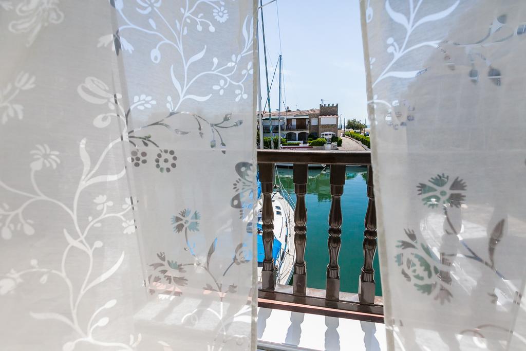 Vista Roses Mar - Casa Pescador Villa Empuriabrava Bagian luar foto