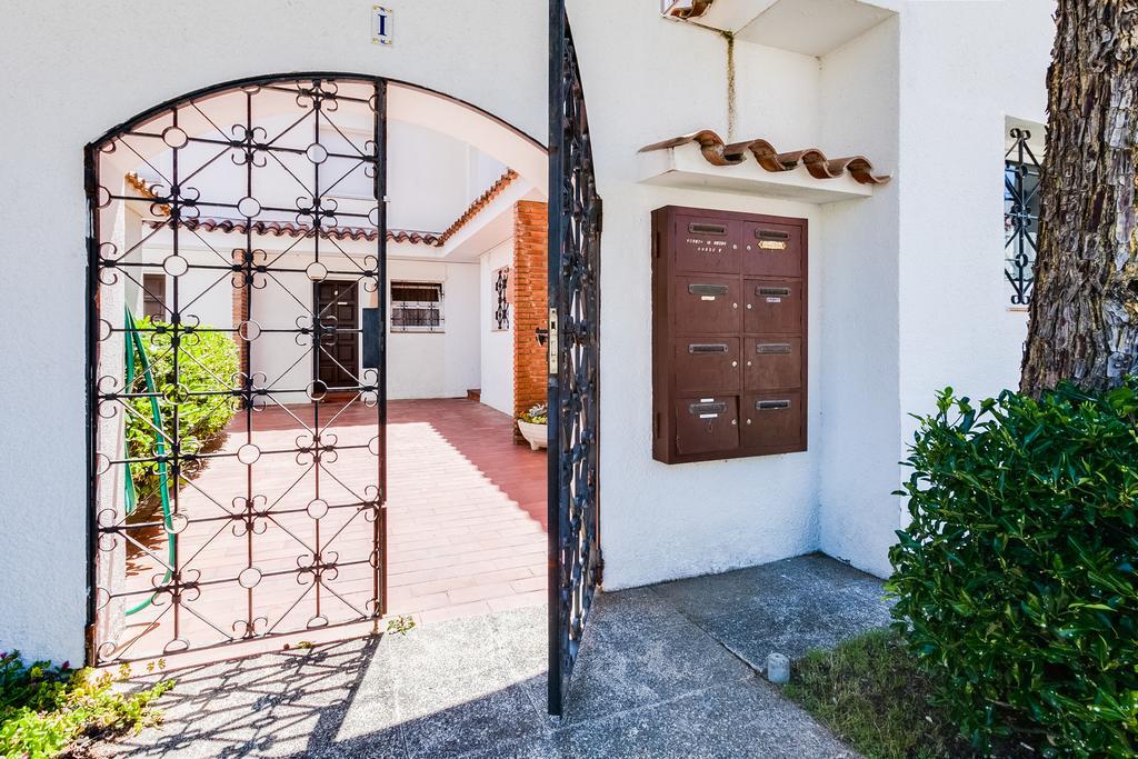 Vista Roses Mar - Casa Pescador Villa Empuriabrava Bagian luar foto